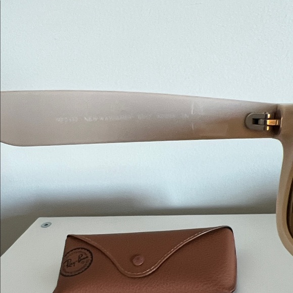 Ray-Ban Tortoise Sunglasses with Brown Case - Picture 3 of 8